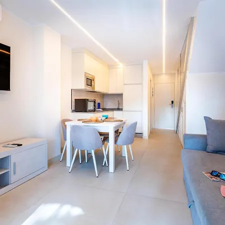 Apartment 4008 Great Location In Americas, Sea Front! Playa de las Americas (Tenerife)