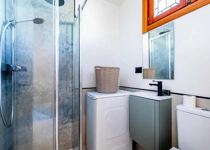 4008 Great Location In Americas, Sea Front! דירה *