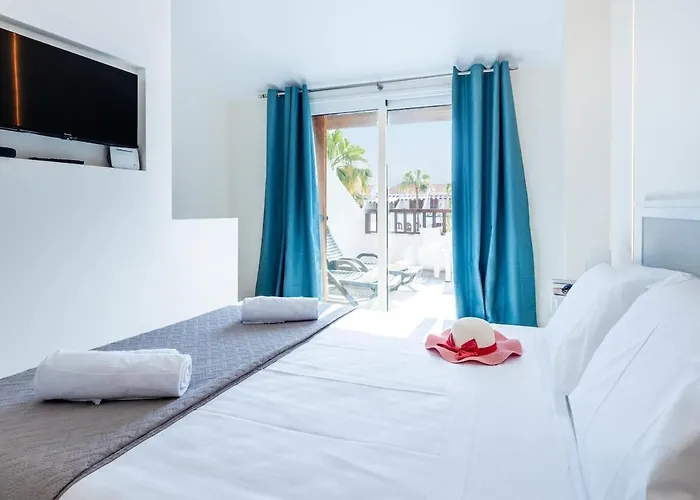 Διαμέρισμα 4008 Great Location In Americas, Sea Front!