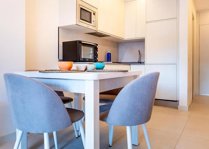 4008 Great Location In Americas, Sea Front! *