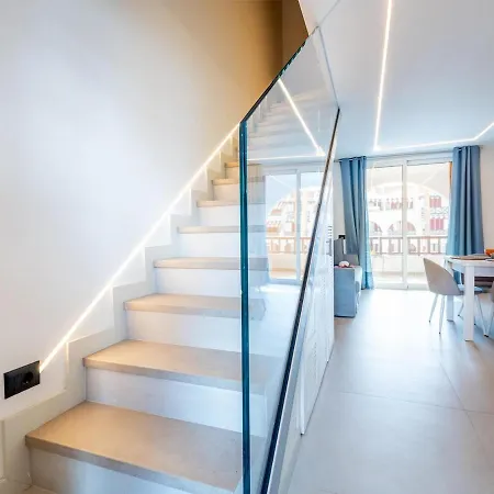 4008 Great Location In Americas, Sea Front! דירה